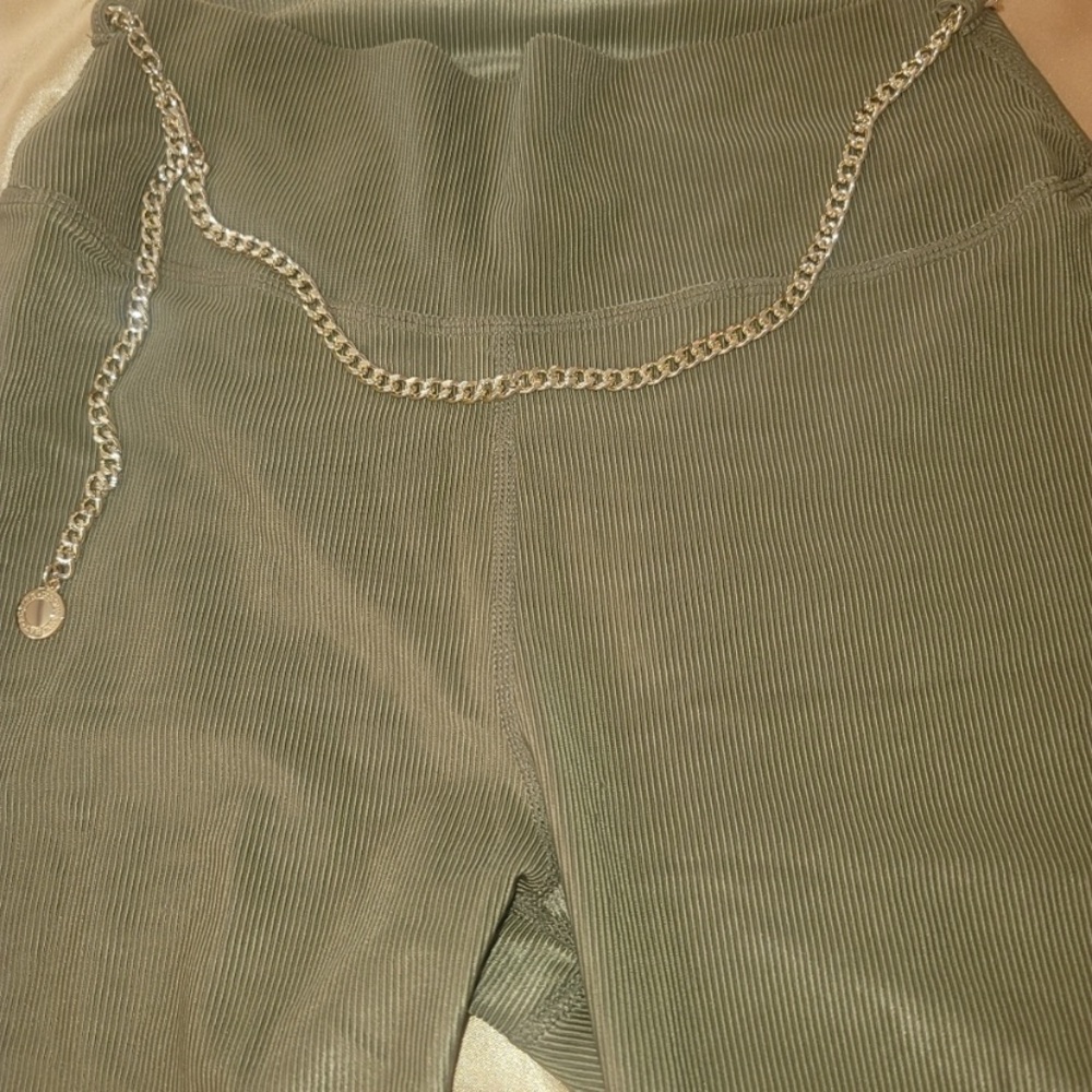 WeWoreWhat Chained High Rise Leggings - Picture 9 of 9